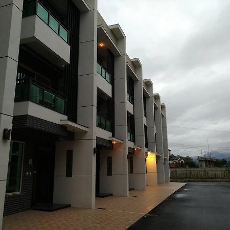 Smile Castle Apartment Luodong Exterior foto