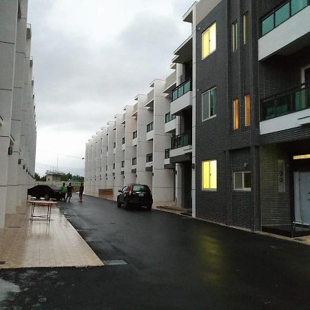 Smile Castle Apartment Luodong Exterior foto