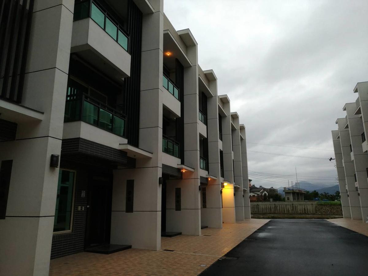 Smile Castle Apartment Luodong Exterior foto